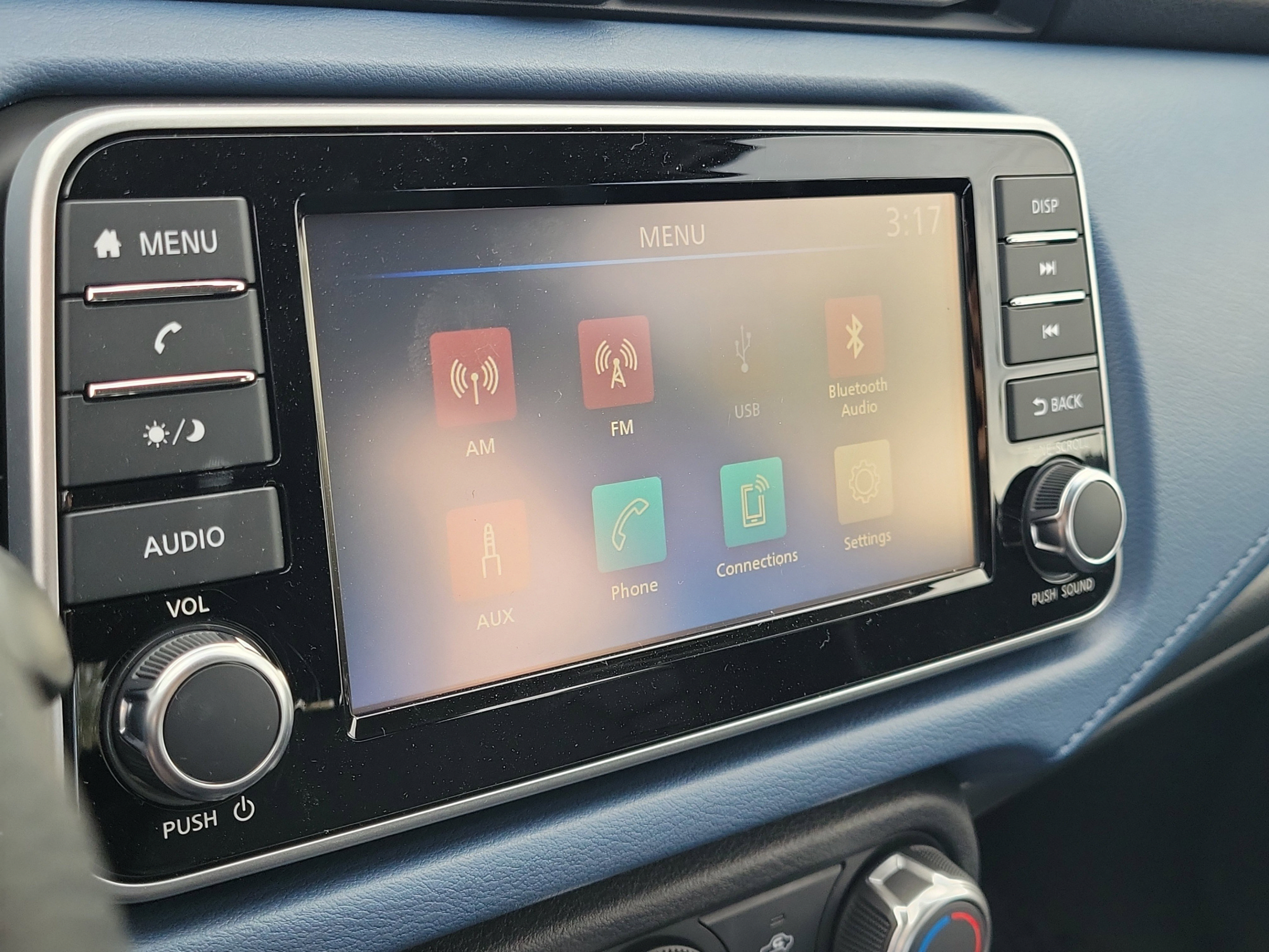 New 2025 Nissan Versa SV w/ Trunk Package FWD image 21