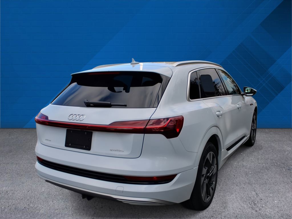 Used 2022 Audi e-tron Premium w/ Towing Package image 9
