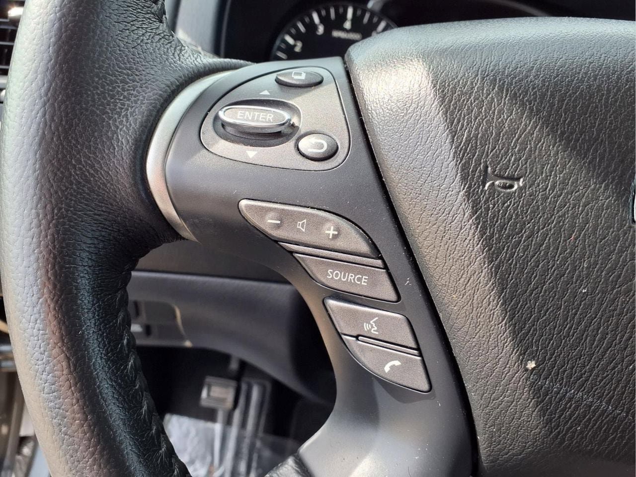 Used 2020 Nissan Pathfinder SV AWD/4WD image 25