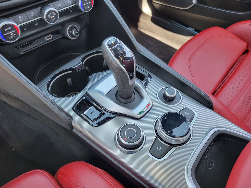 Used 2022 Alfa Romeo Giulia Veloce image 14