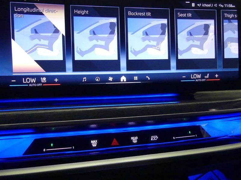 Used 2024 BMW i7 xDrive60 w/ Premium Package image 12