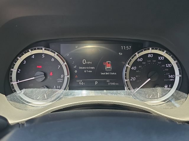 Used 2023 Toyota Highlander XLE FWD image 23