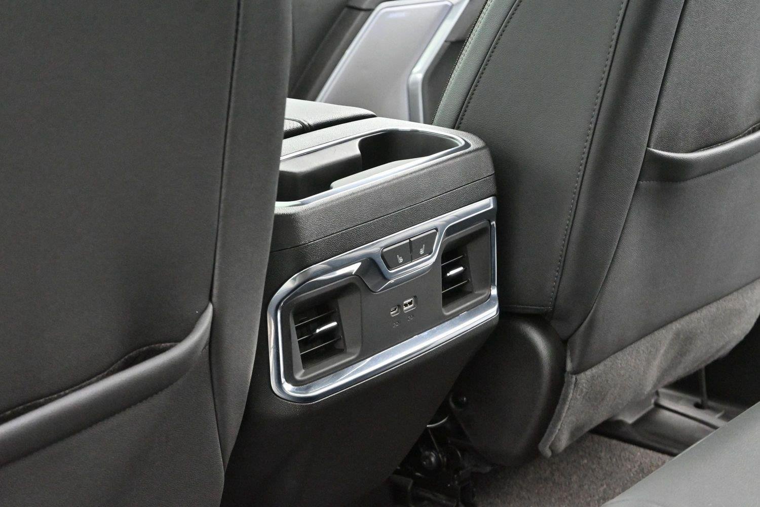 Used 2025 Chevrolet Silverado 1500 High Country w/ Technology Package AWD/4WD image 30