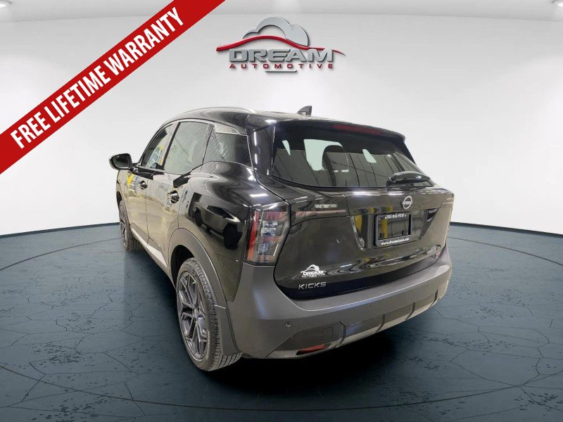New 2026 Nissan Kicks SR w/ SR Premium Package FWD image 4