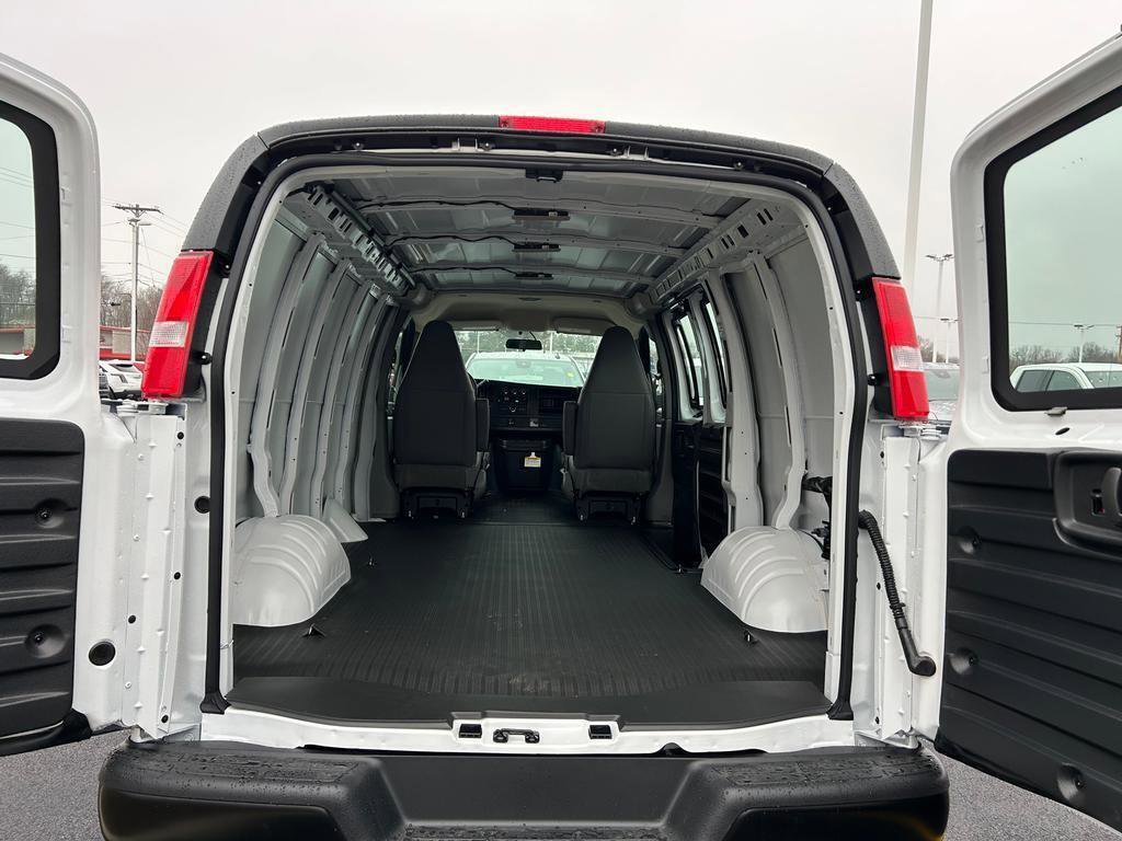 New 2026 GMC Savana 2500 w/ Driver Convenience Package image 14