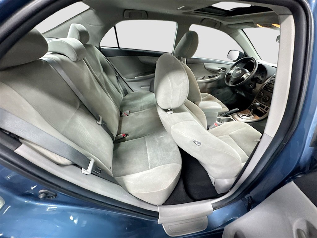 Used 2012 Toyota Corolla LE image 29