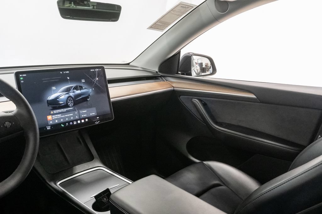 Used 2025 Tesla Model Y Long Range AWD/4WD image 11