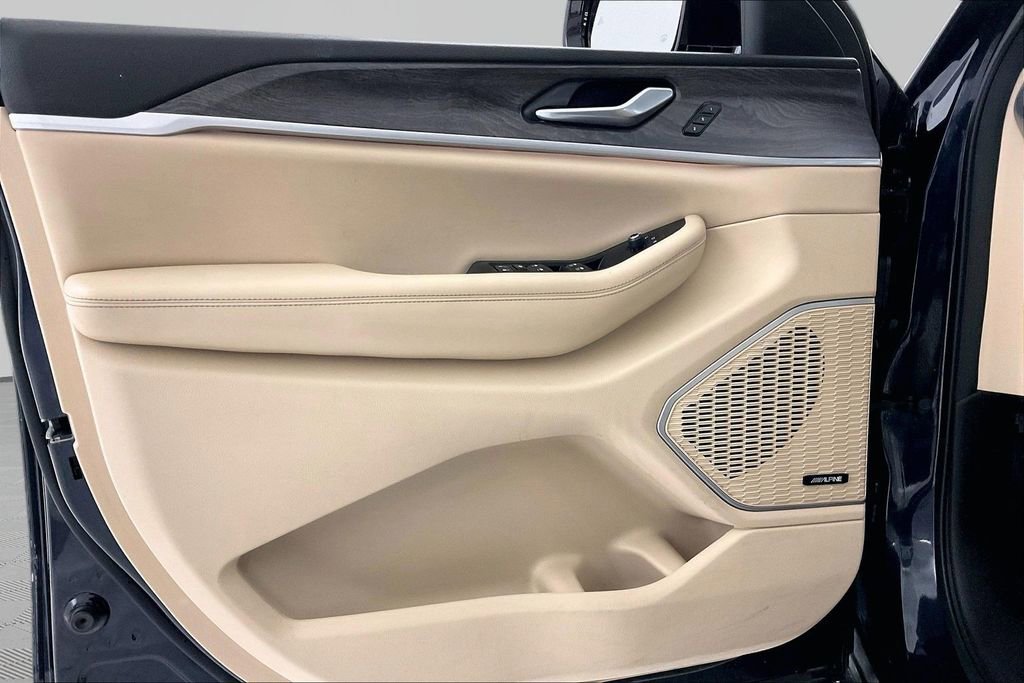 Used 2022 Jeep Grand Cherokee Limited 4xe image 18