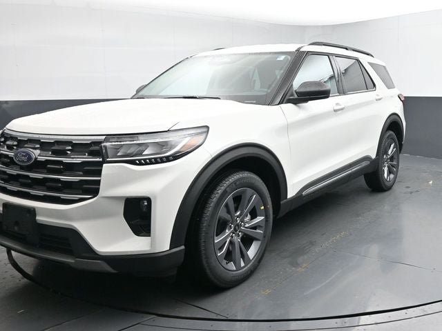 Used 2025 Ford Explorer Active w/ Active Comfort Package AWD/4WD image 4