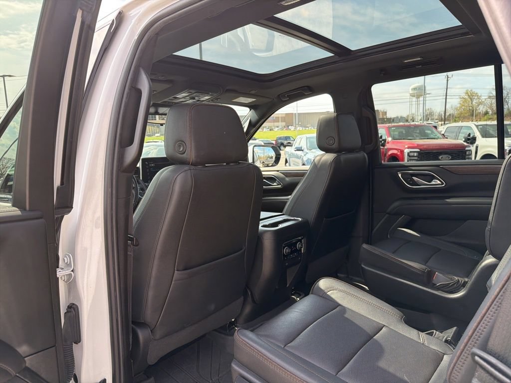 Used 2023 Chevrolet Tahoe High Country w/ Premium Package 2 AWD/4WD image 15