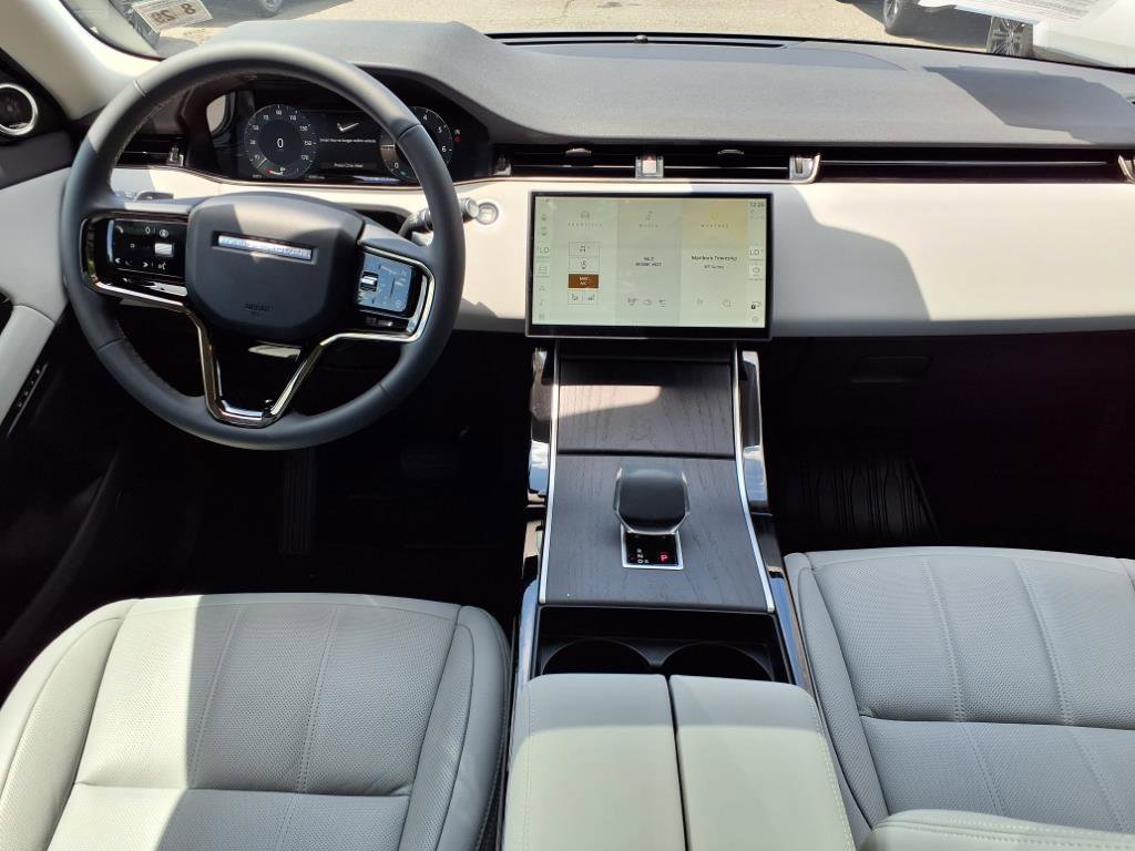 Certified 2025 Land Rover Range Rover Evoque S image 4