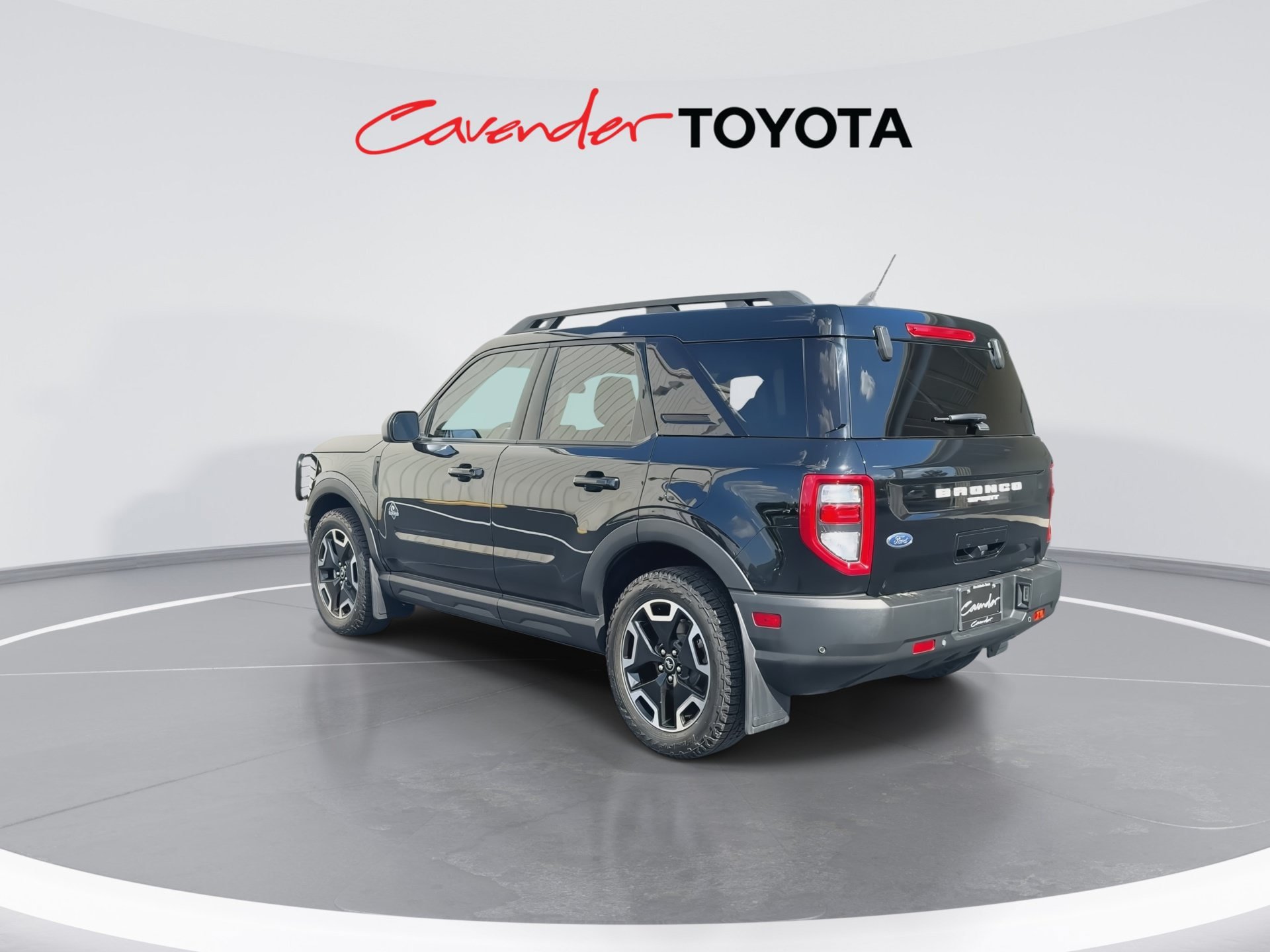 Used 2023 Ford Bronco Sport Outer Banks w/ Tech Package AWD/4WD image 6