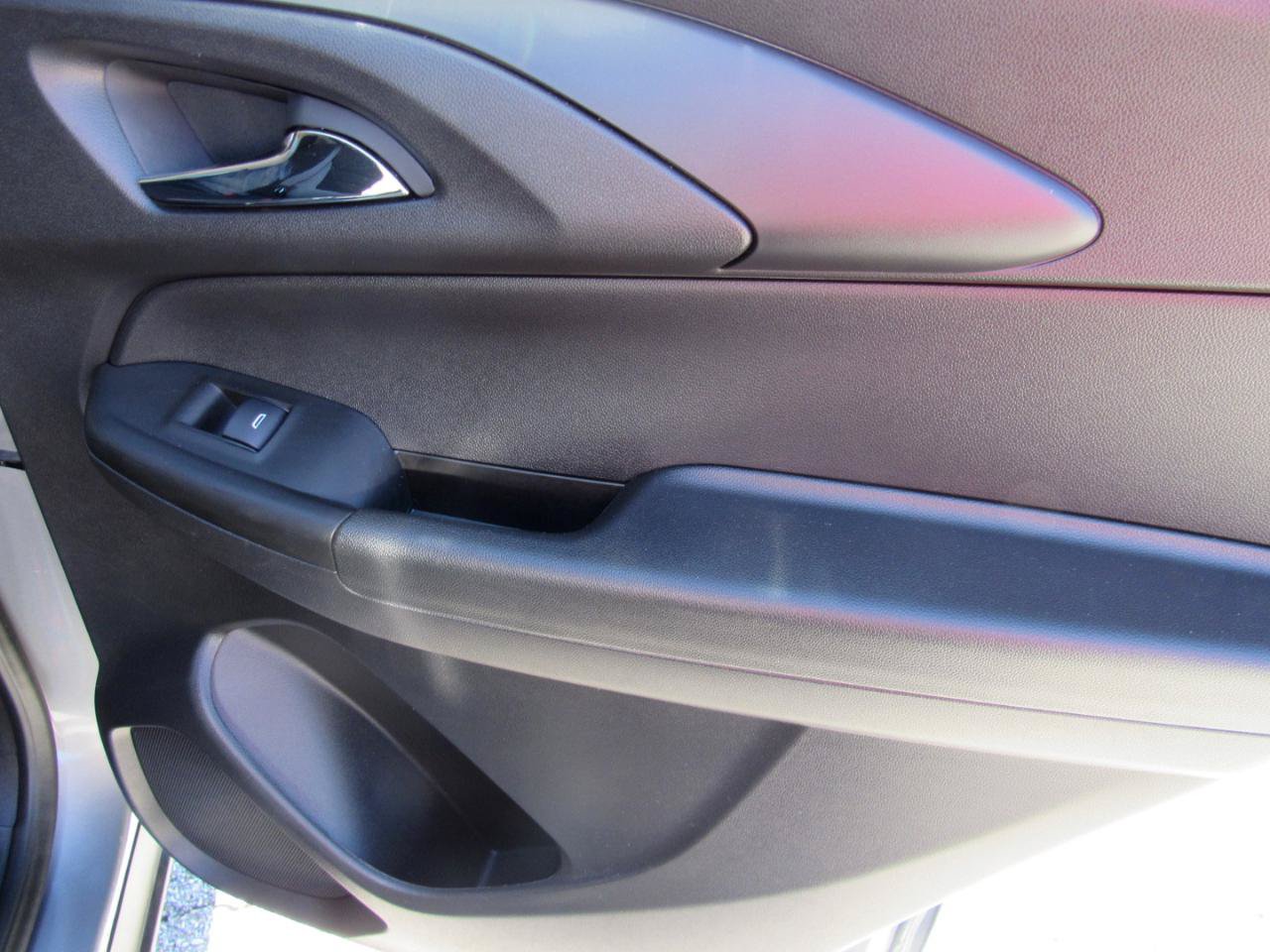 Used 2025 Chevrolet TrailBlazer LT AWD/4WD image 35