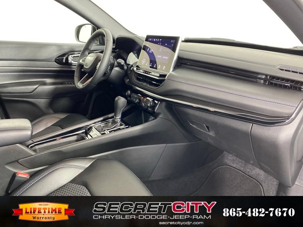 New 2026 Jeep Compass Latitude AWD/4WD image 31