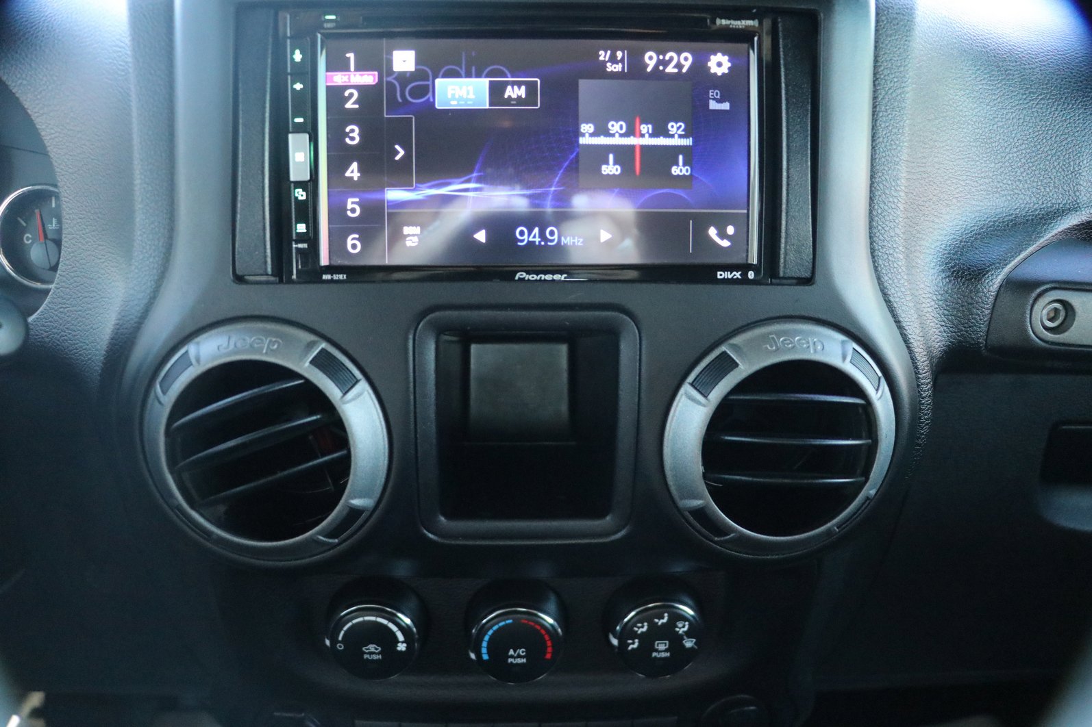 Used 2017 Jeep Wrangler Unlimited Sport w/ Connectivity Group image 18