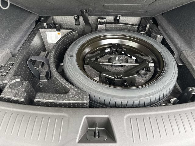 Certified 2025 Cadillac XT5 Luxury w/ LPO, Floor Liner Package FWD image 55