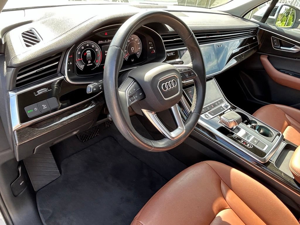 Used 2023 Audi Q7 3.0T Premium w/ Convenience Package AWD/4WD image 17