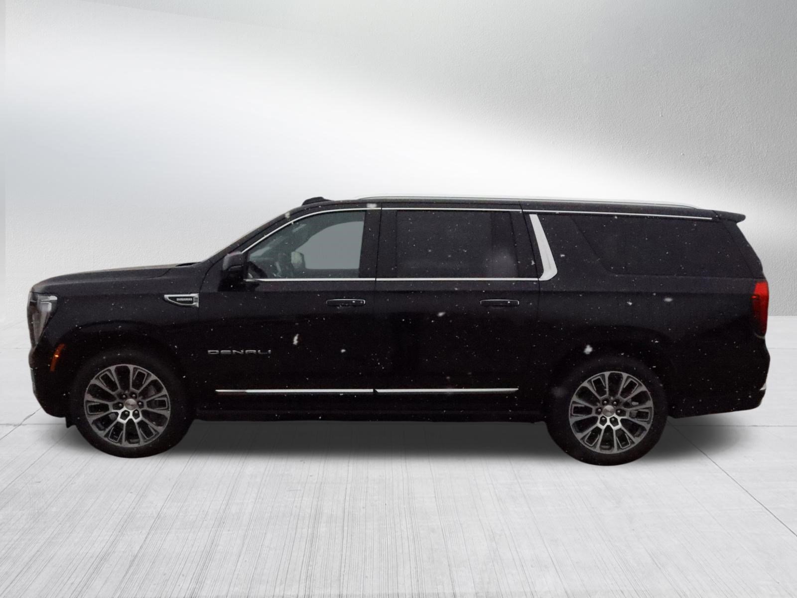 New 2026 GMC Yukon XL Denali w/ Denali Reserve Package image 4