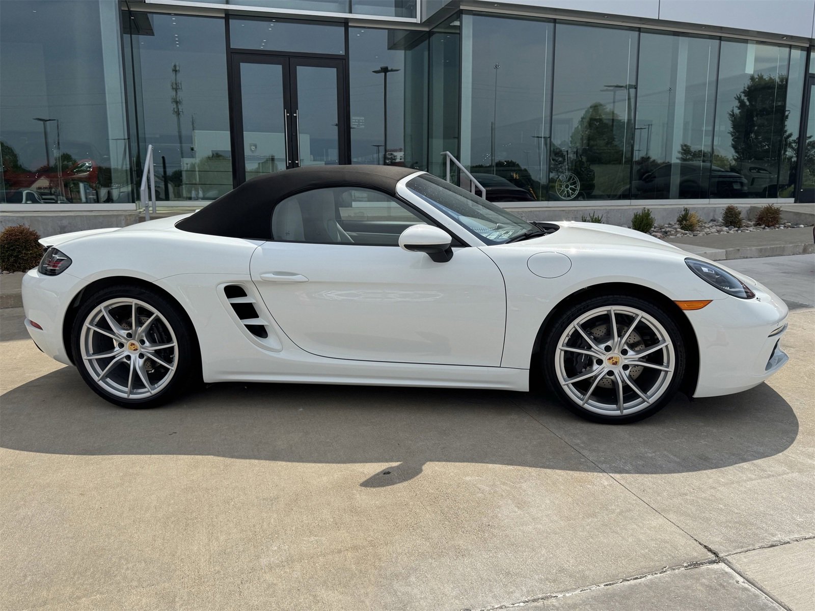 New 2025 Porsche 718 Boxster image 8