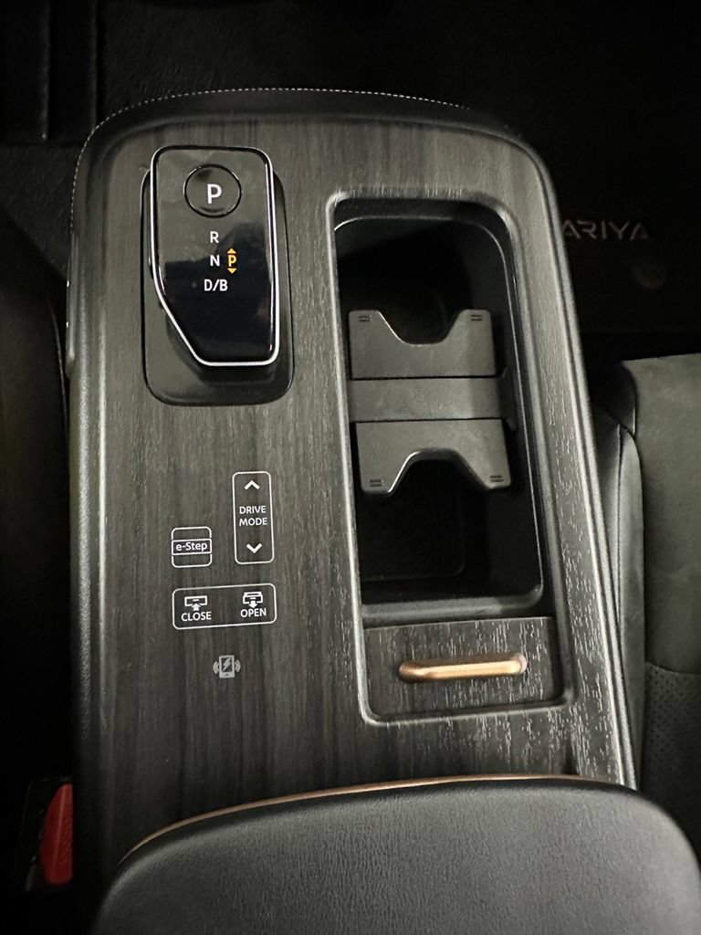 Used 2024 Nissan Ariya AWD image 21