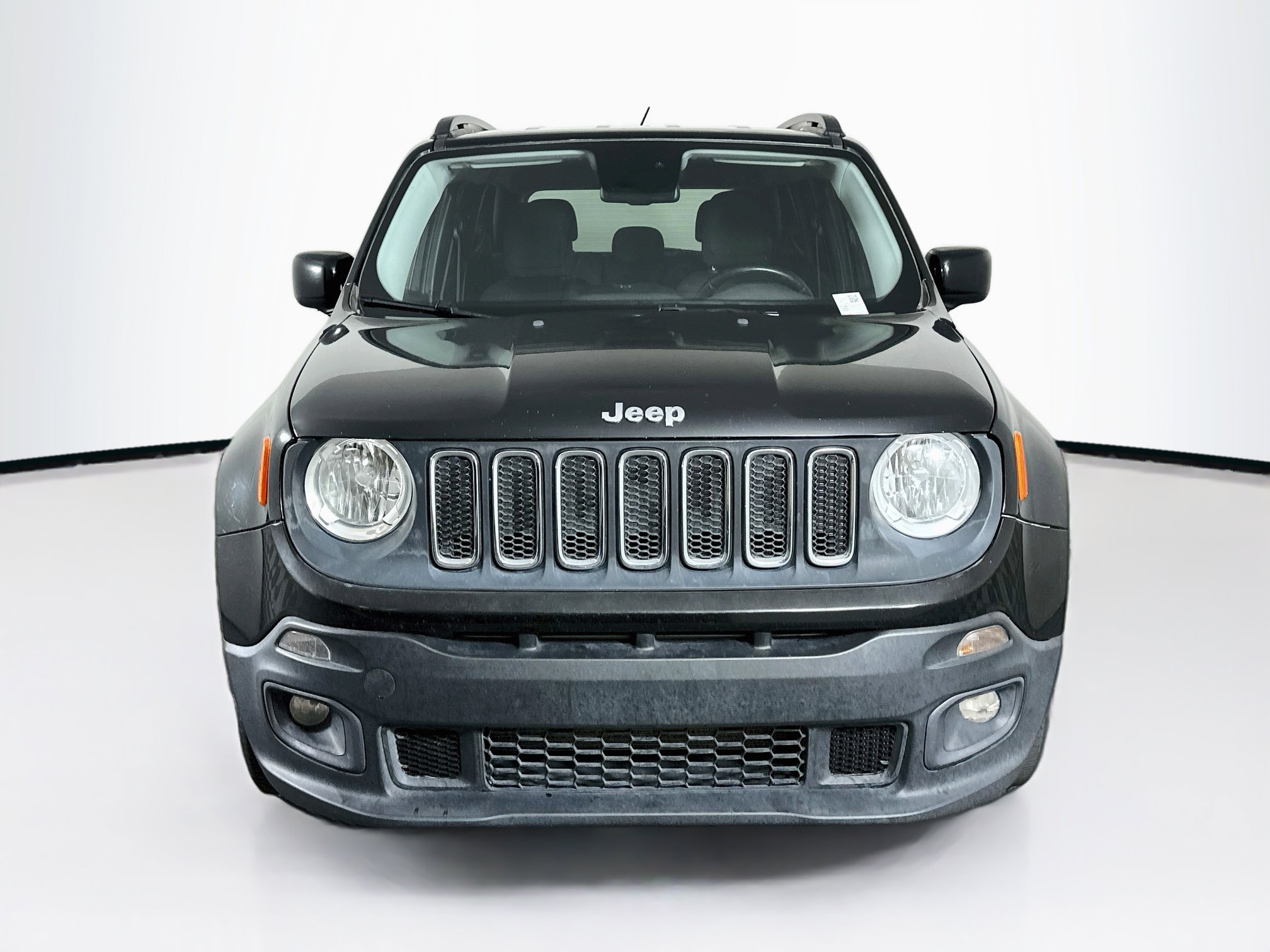 Used 2017 Jeep Renegade Latitude w/ Popular Equipment Group FWD image 2