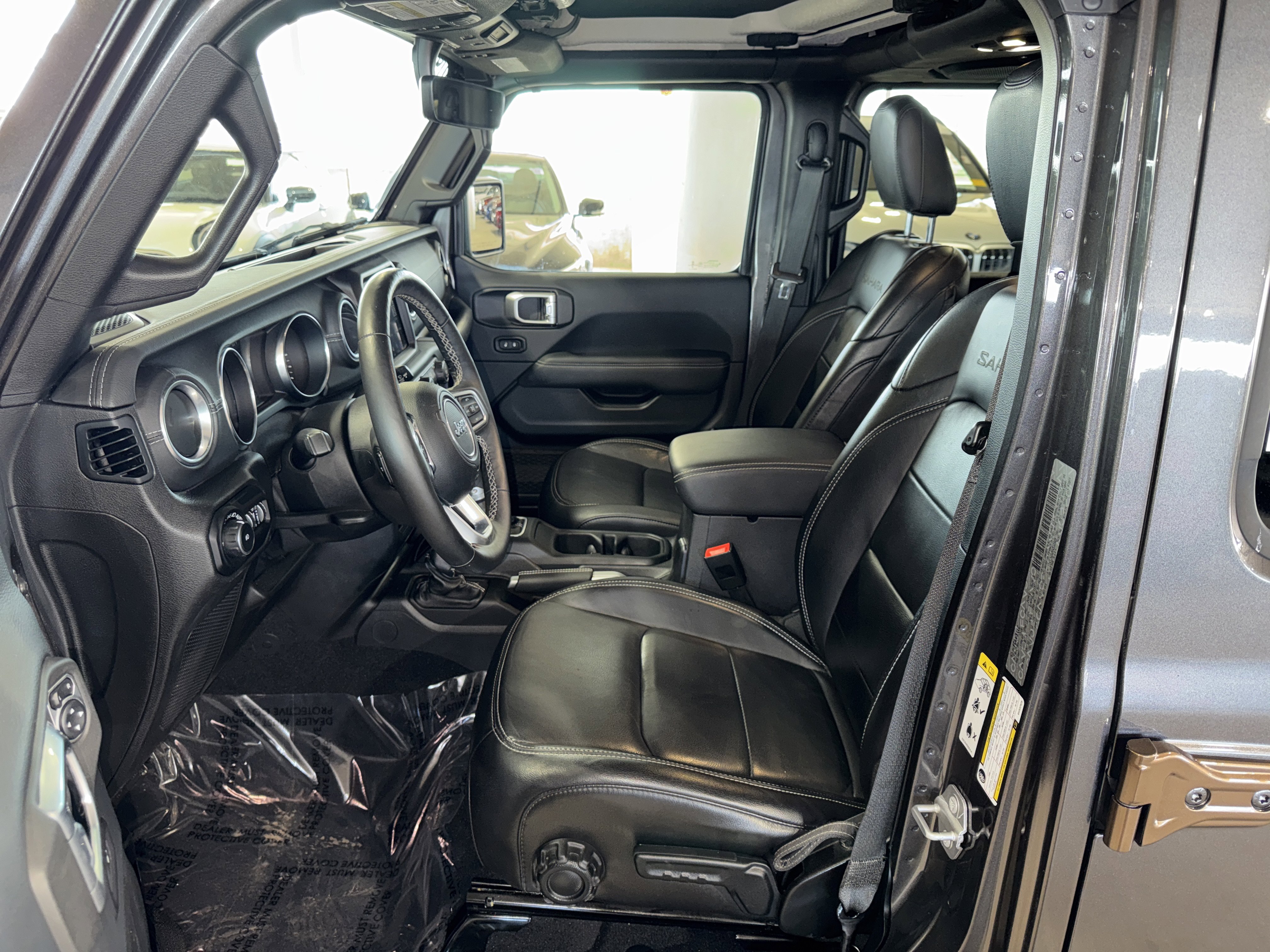 Used 2019 Jeep Wrangler Unlimited Sahara image 18