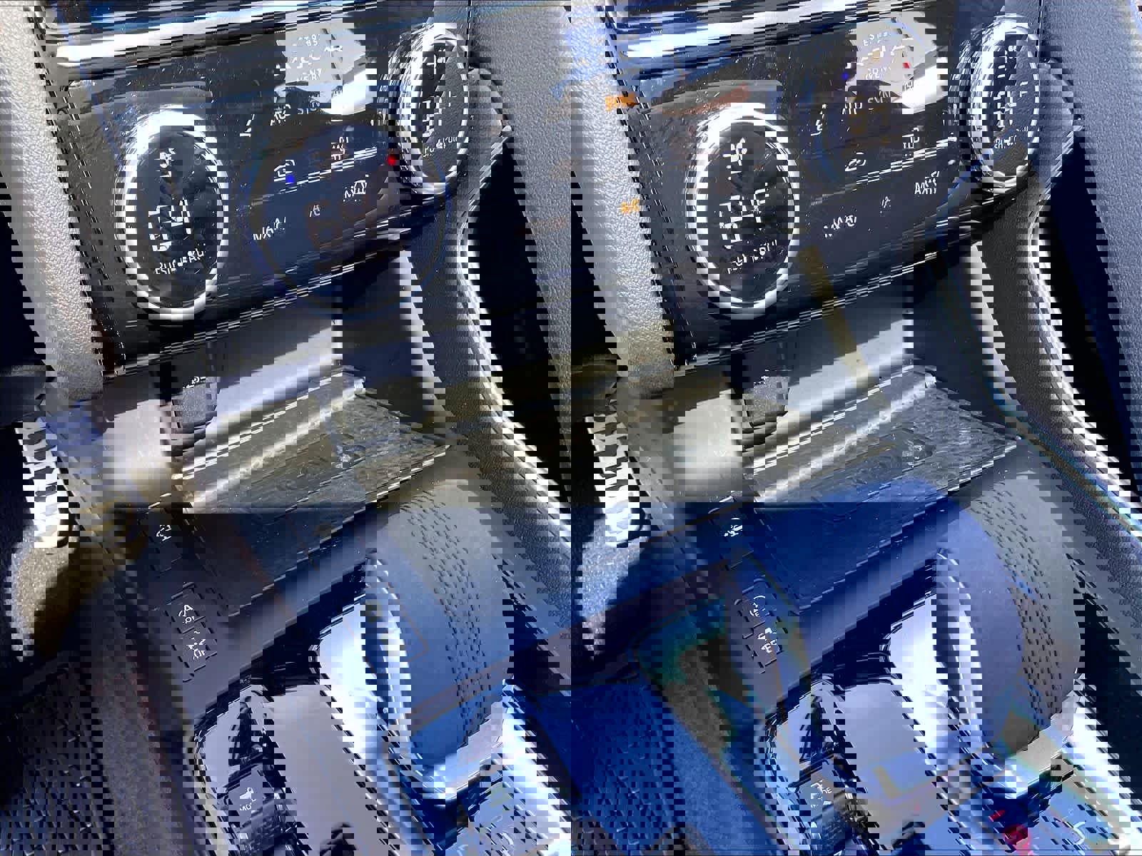 Used 2024 Jaguar E-PACE R-Dynamic SE image 35