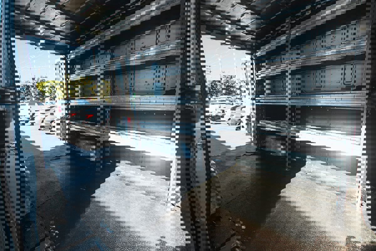 Used 2018 Mercedes-Benz Sprinter 2500 image 14