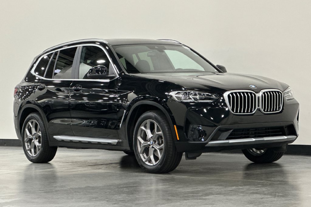 Used 2024 BMW X3 xDrive30i w/ Premium Package w/ZPA AWD/4WD image 2