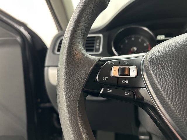 Used 2017 Volkswagen Jetta S image 8