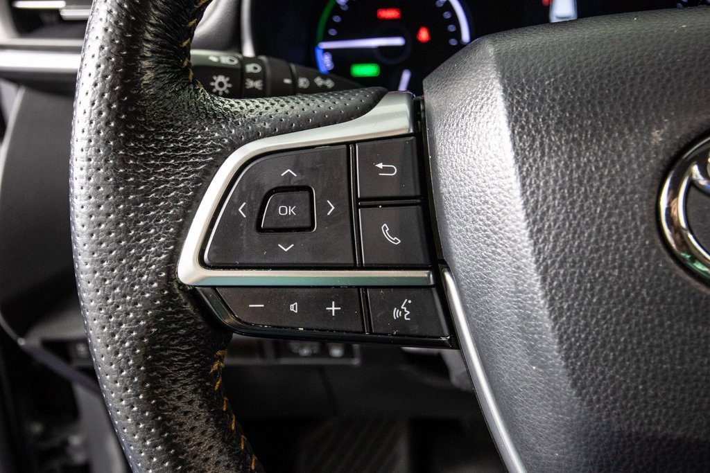 Used 2024 Toyota Sienna XLE Woodland Edition image 20