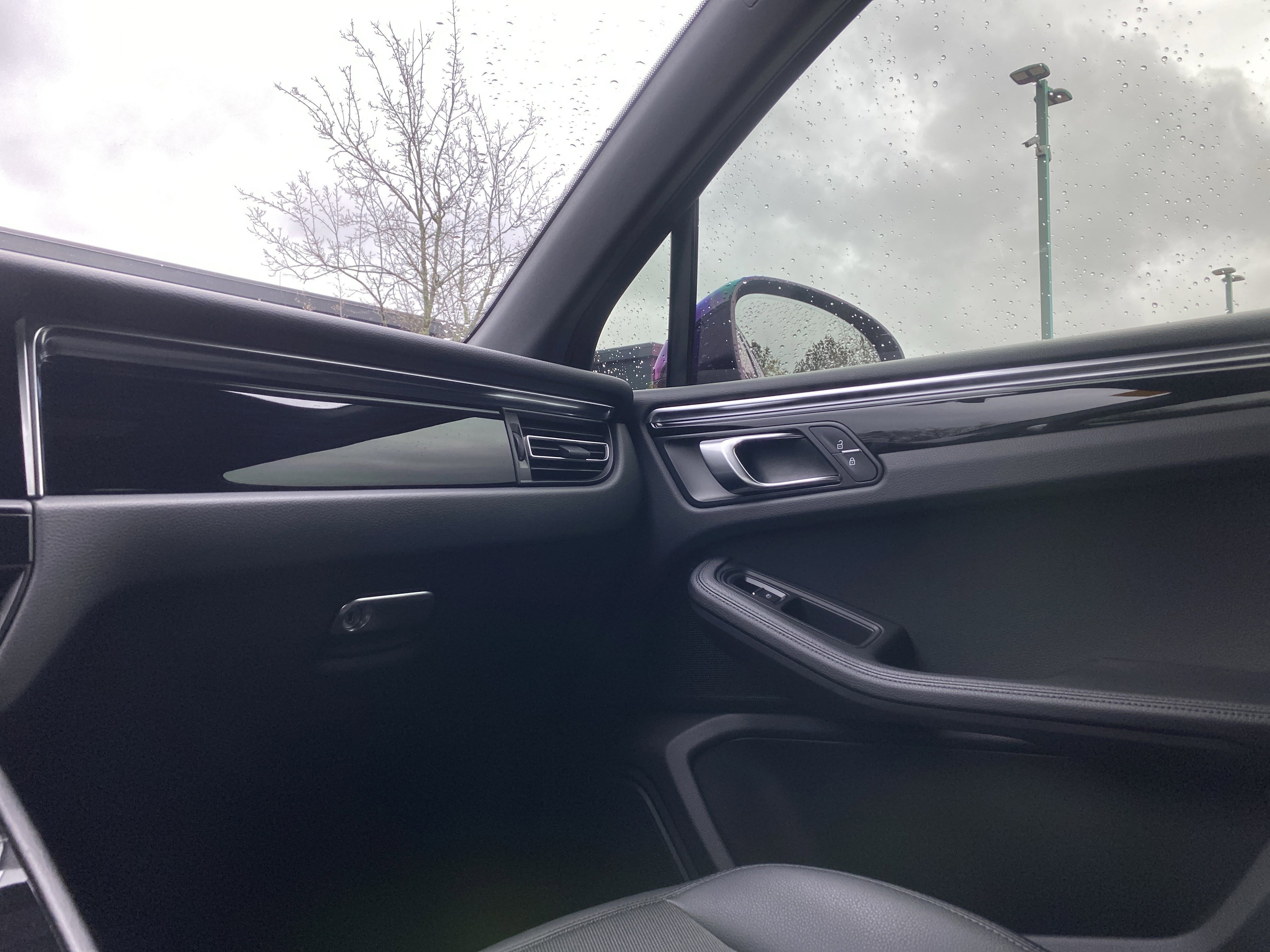 Used 2023 Porsche Macan image 18