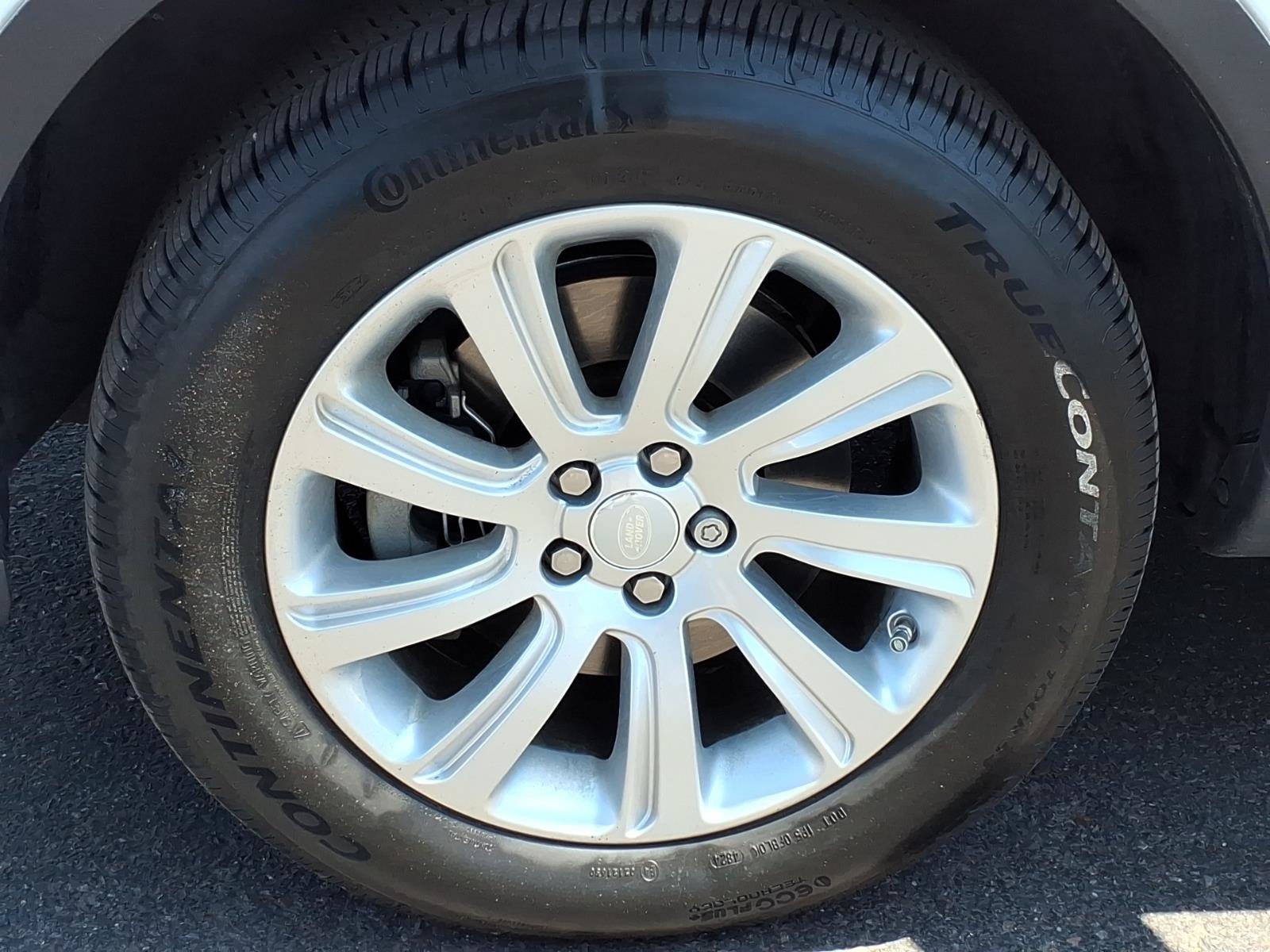 Used 2019 Land Rover Discovery Sport SE AWD/4WD image 9