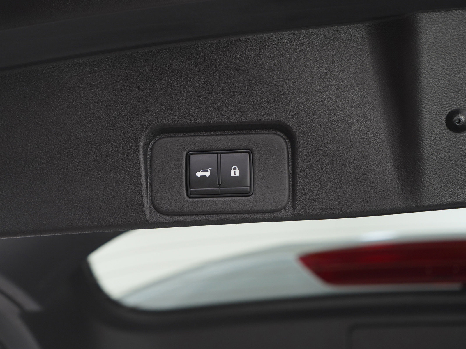 Used 2025 Nissan Rogue SV image 11