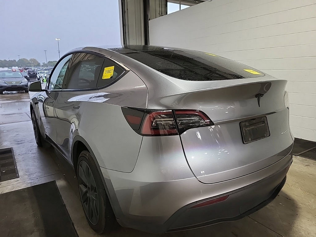 Used 2025 Tesla Model Y Long Range AWD/4WD image 4