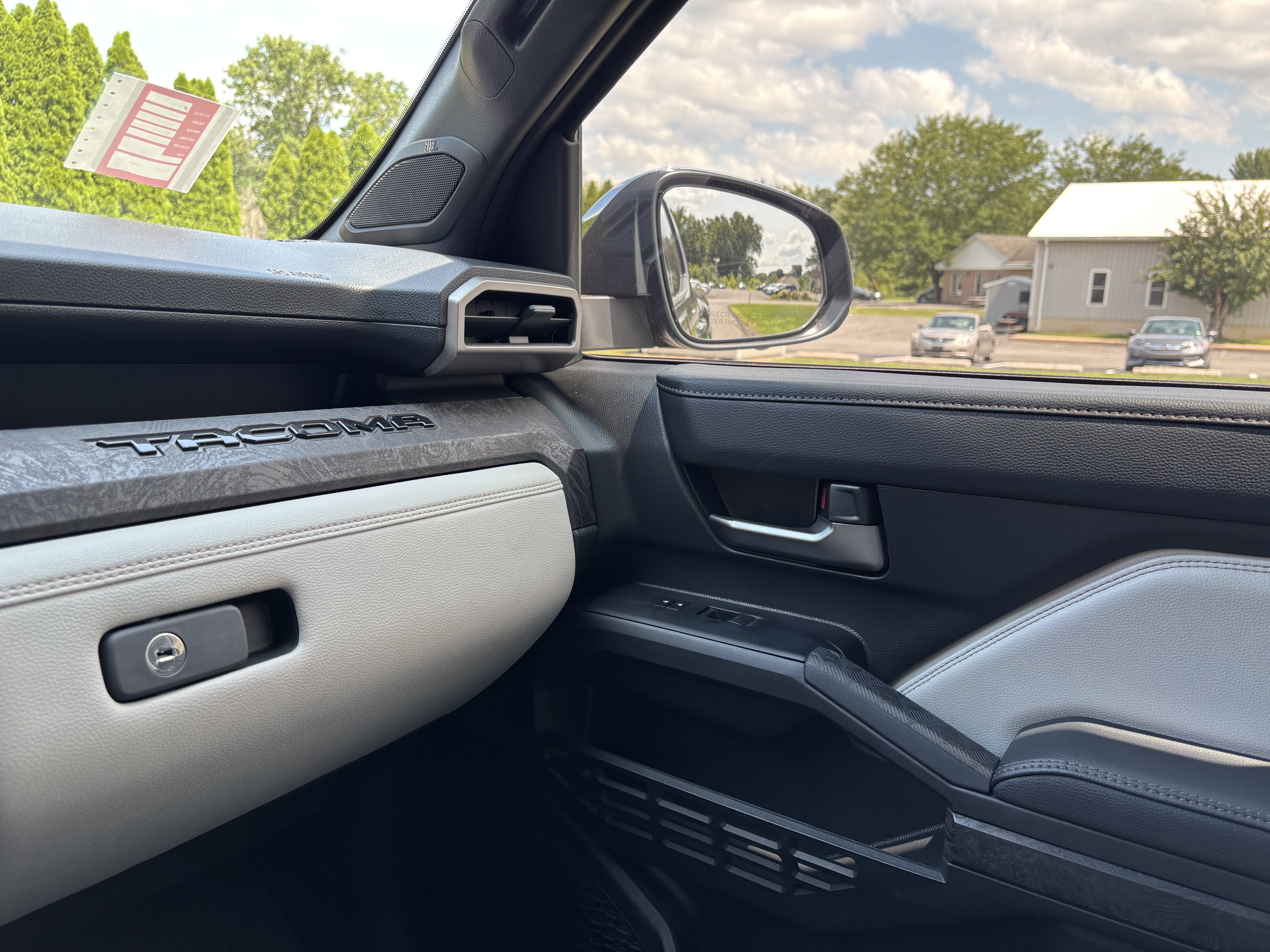 Used 2026 Toyota Tacoma Limited AWD/4WD image 22