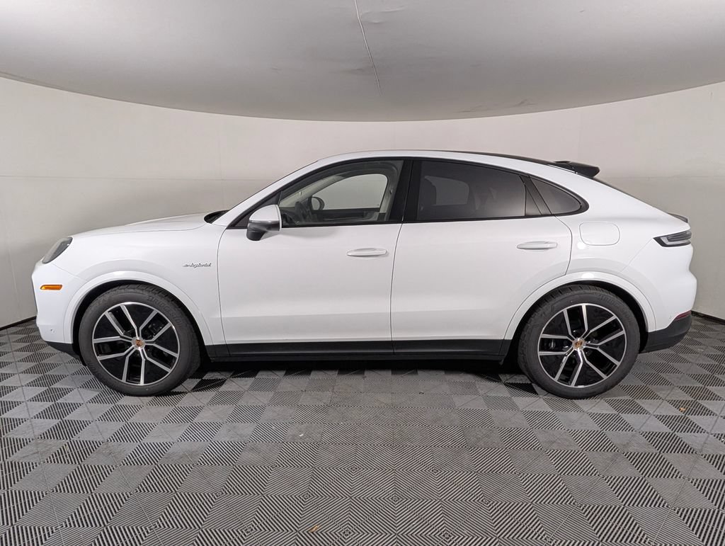 Used 2026 Porsche Cayenne E-Hybrid Coupe AWD/4WD image 2