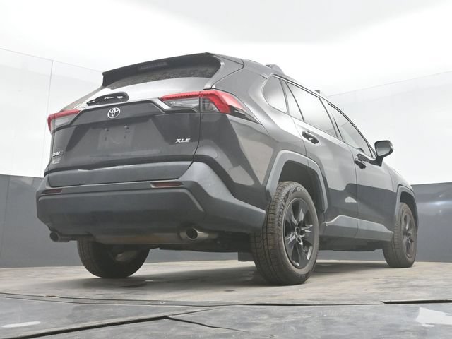Used 2021 Toyota RAV4 XLE FWD image 33