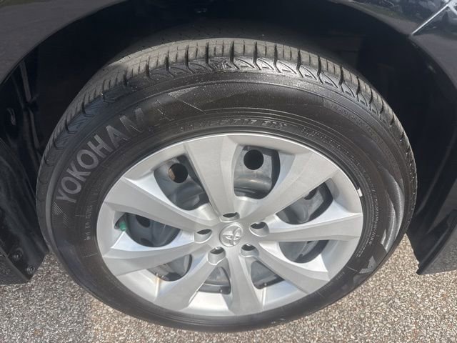 Used 2025 Toyota Corolla LE FWD image 13
