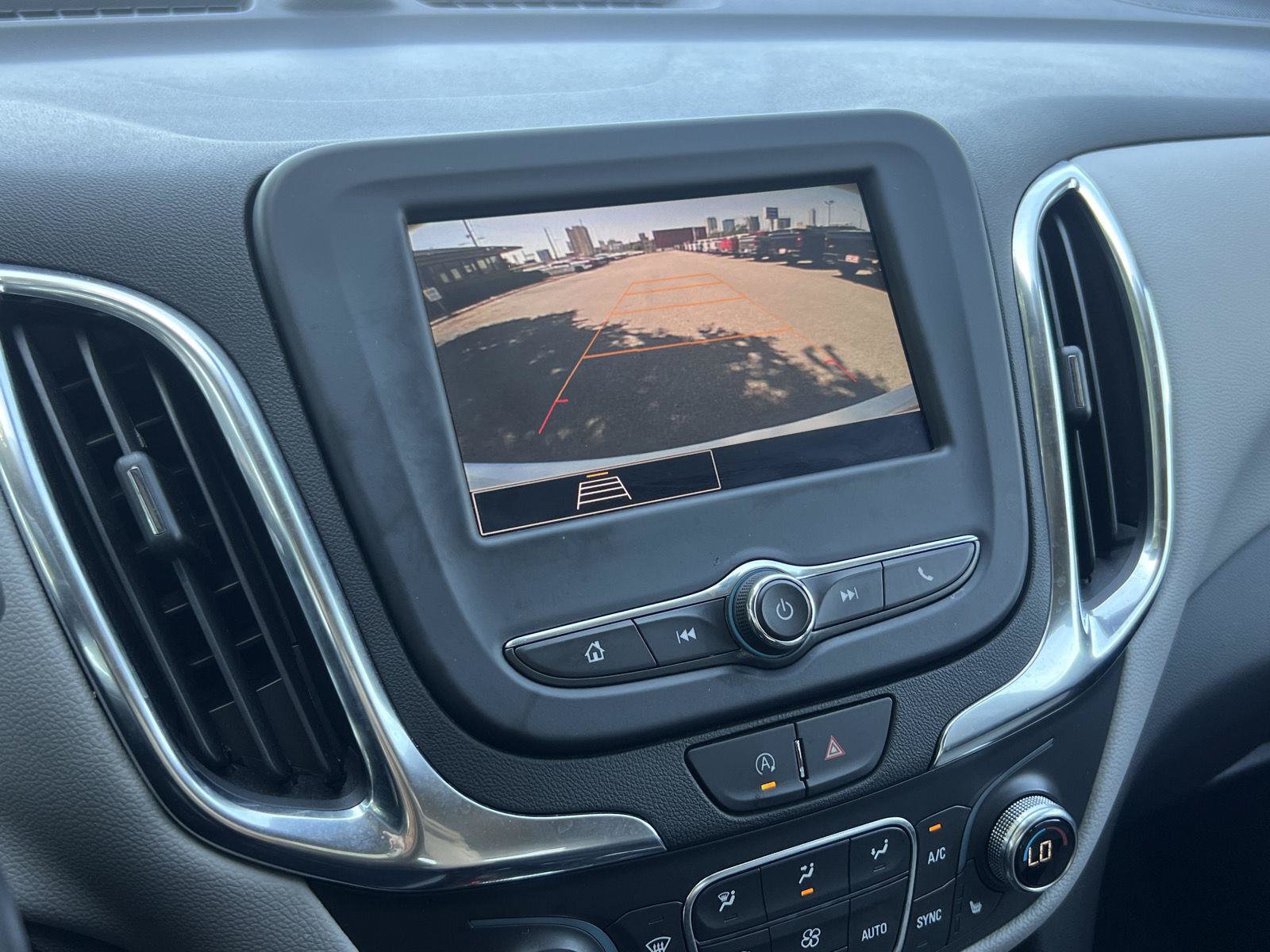 Used 2024 Chevrolet Equinox LT FWD image 3