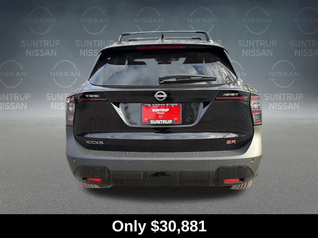 Used 2026 Nissan Kicks SR w/ SR Premium Package FWD image 4