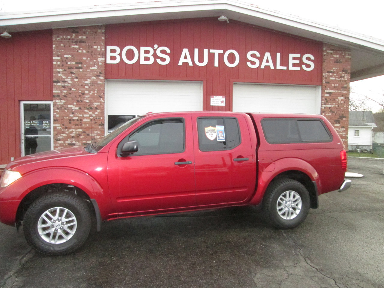 Used 2015 Nissan Frontier SV w/ SV Value Truck Package image 9