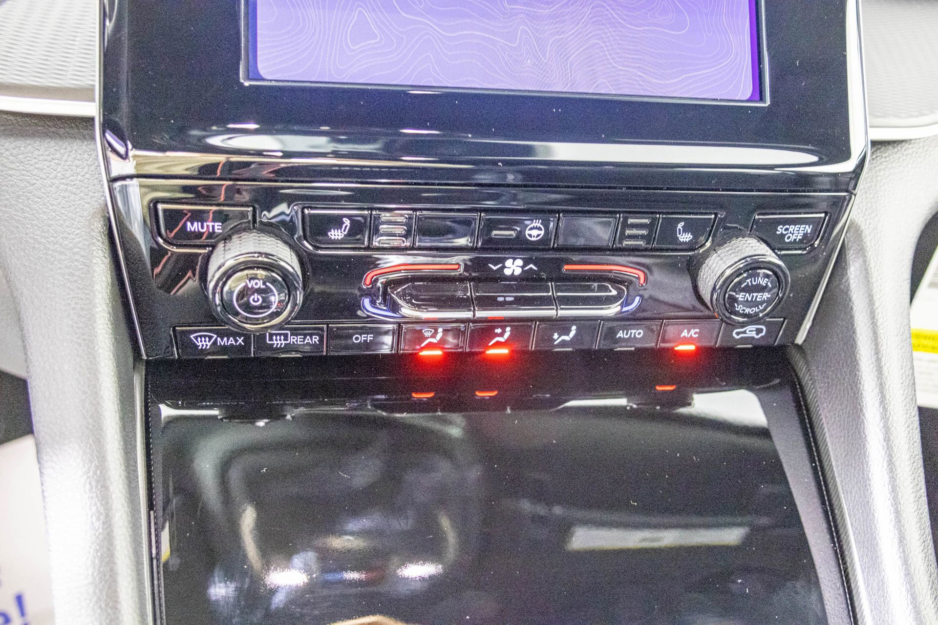 New 2025 Jeep Grand Cherokee Altitude image 23