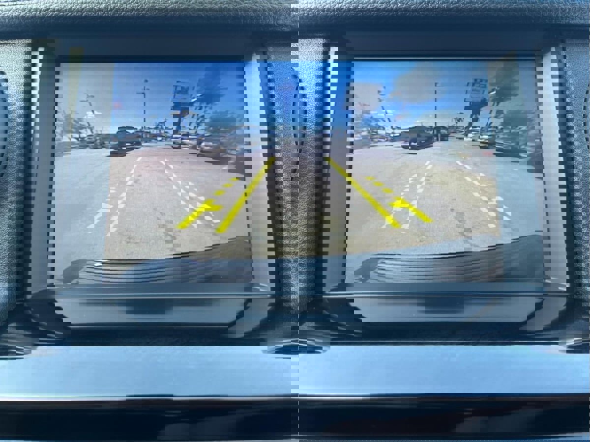 Used 2016 Land Rover LR4 HSE Silver Edition image 19