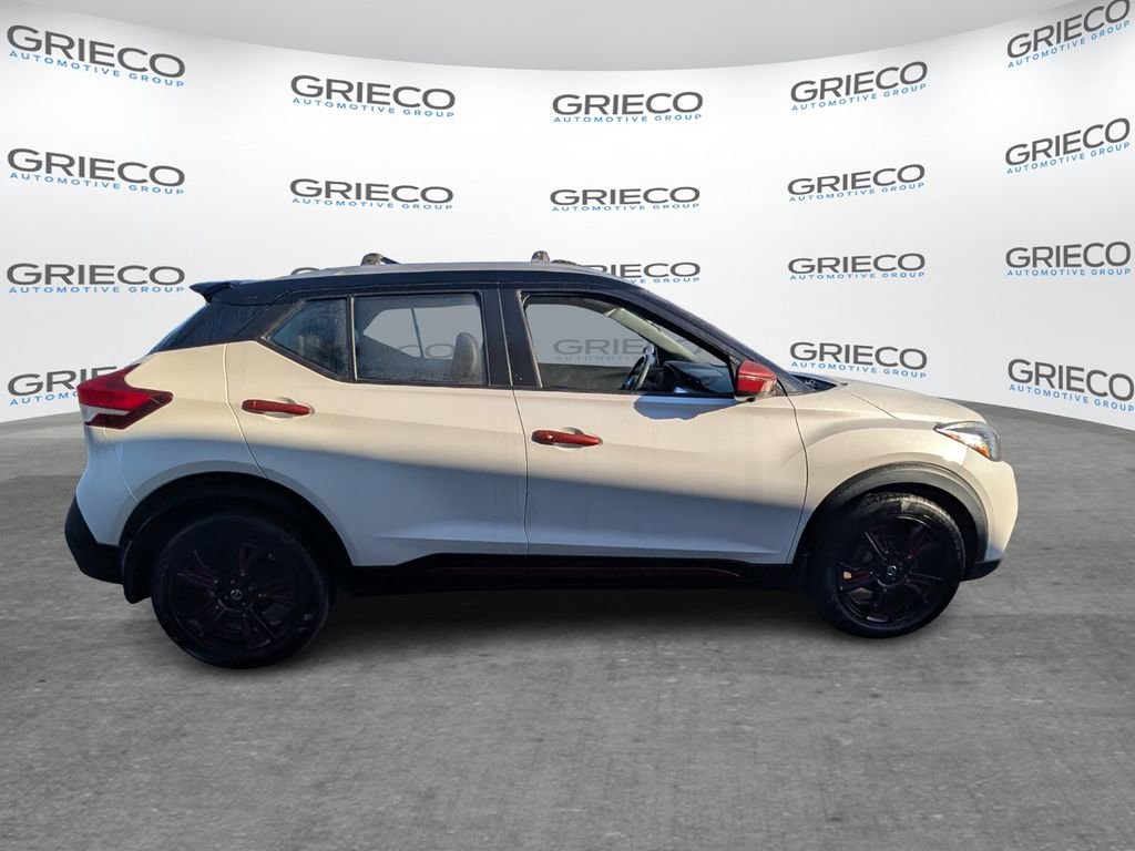 Used 2019 Nissan Kicks SR w/ SR Premium Package image 8