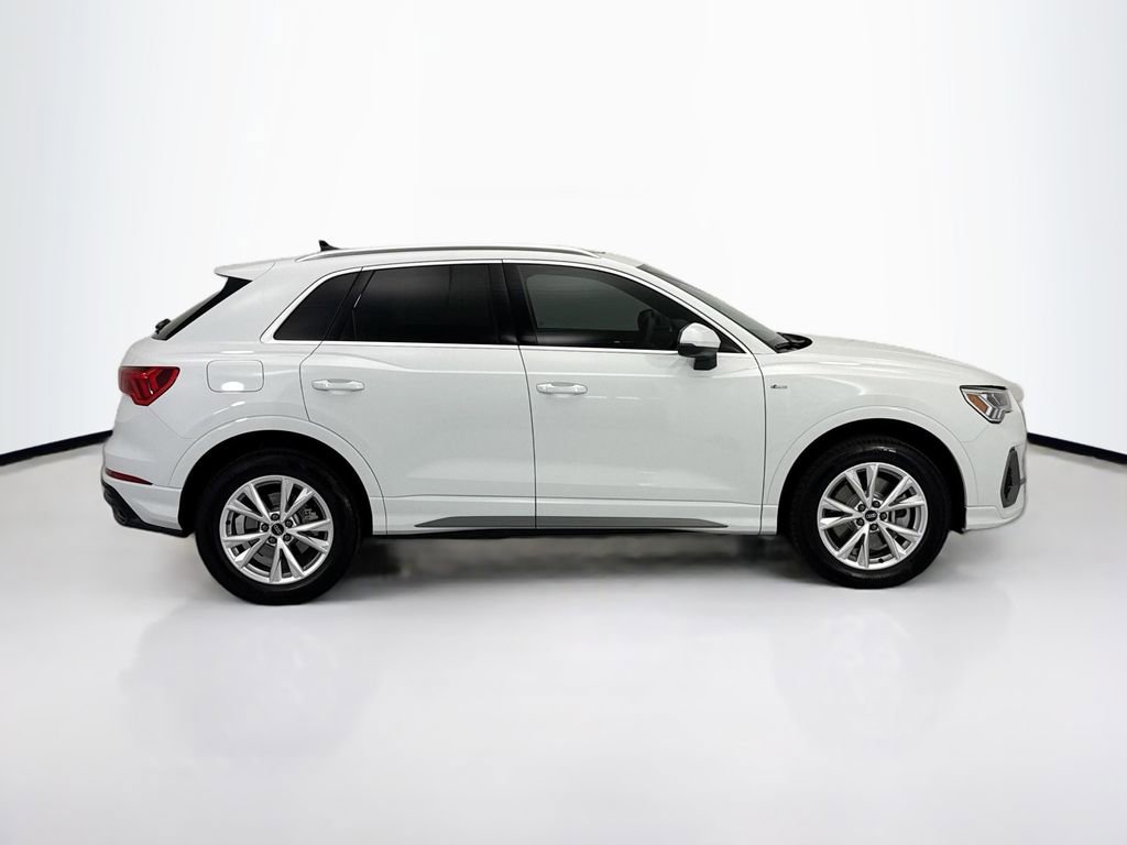 Certified 2025 Audi Q3 2.0T Premium image 4