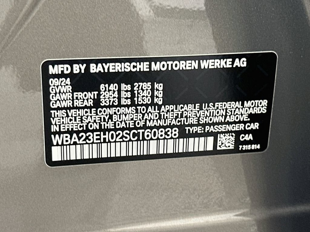 Certified 2025 BMW 740i w/ Premium Package RWD image 32