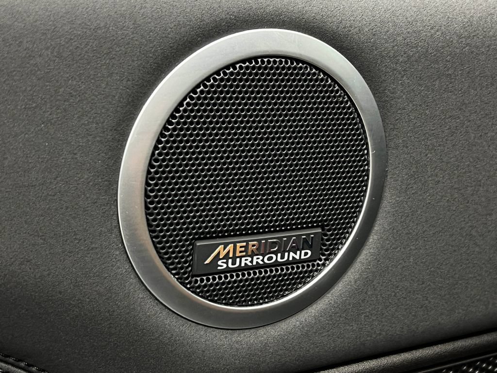 Used 2017 Land Rover Discovery HSE AWD/4WD image 19