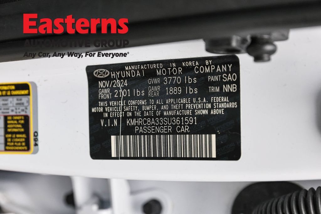 Used 2025 Hyundai Venue Limited FWD image 34