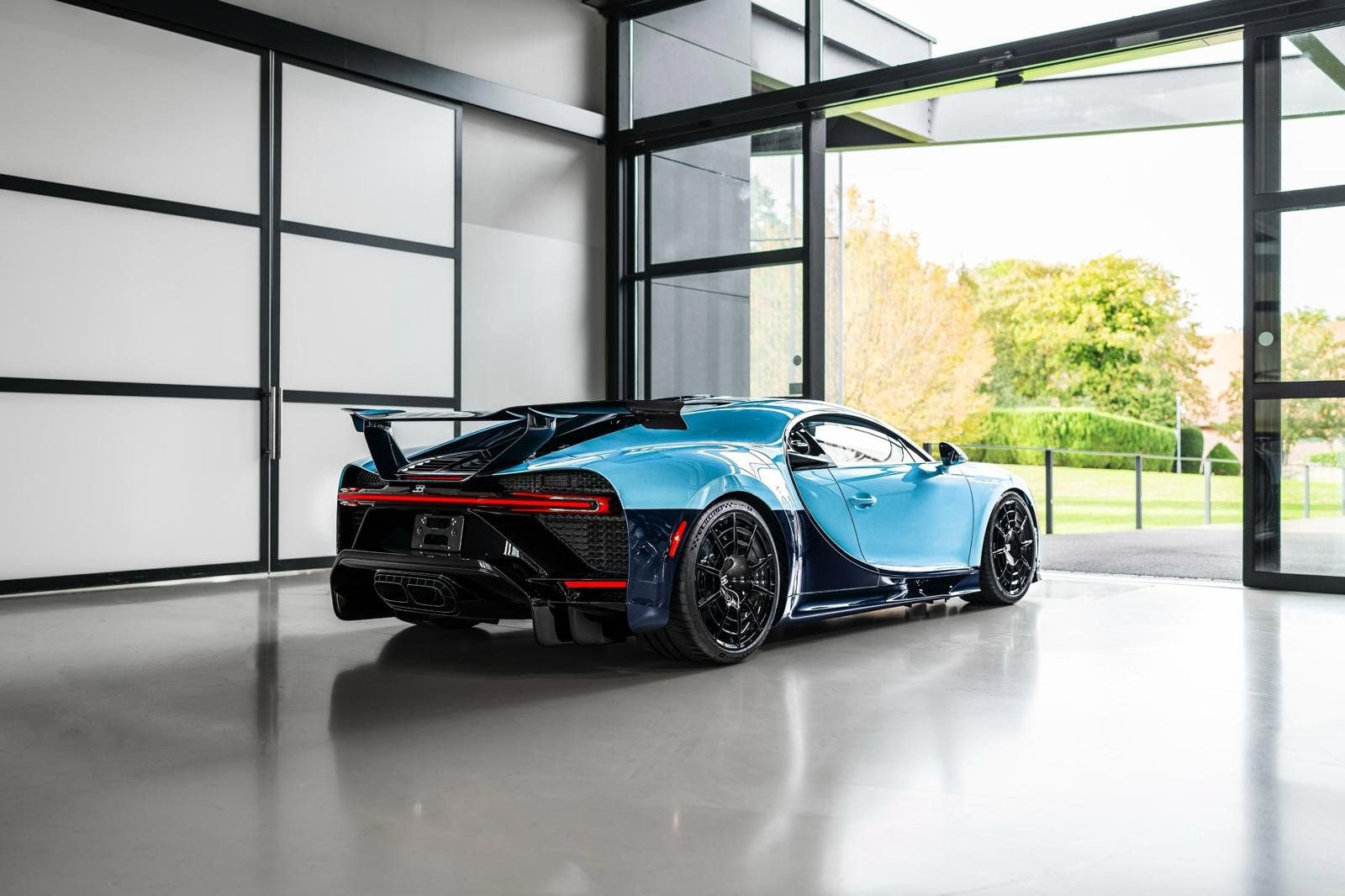Used 2023 Bugatti Chiron Pur Sport AWD/4WD image 6